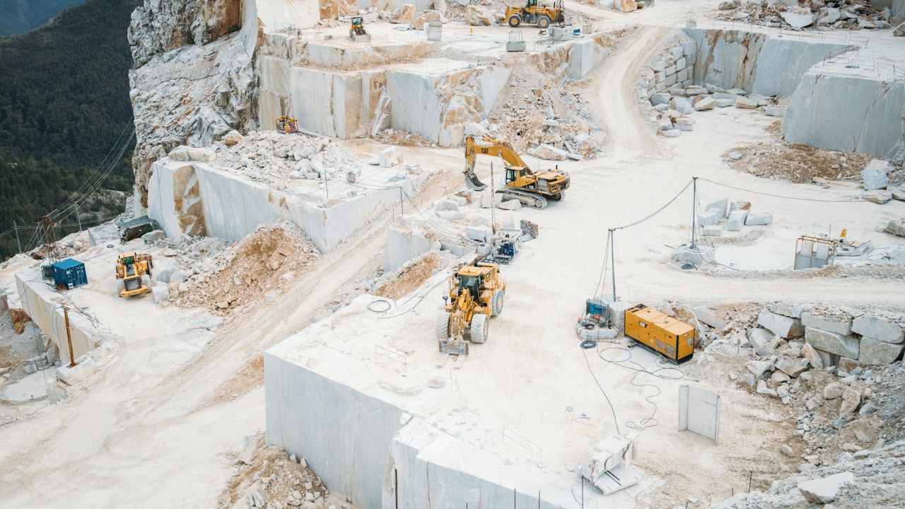 Zimbabwe's Great Dyke Lithium Finds Attract Global Battery Metal Investors